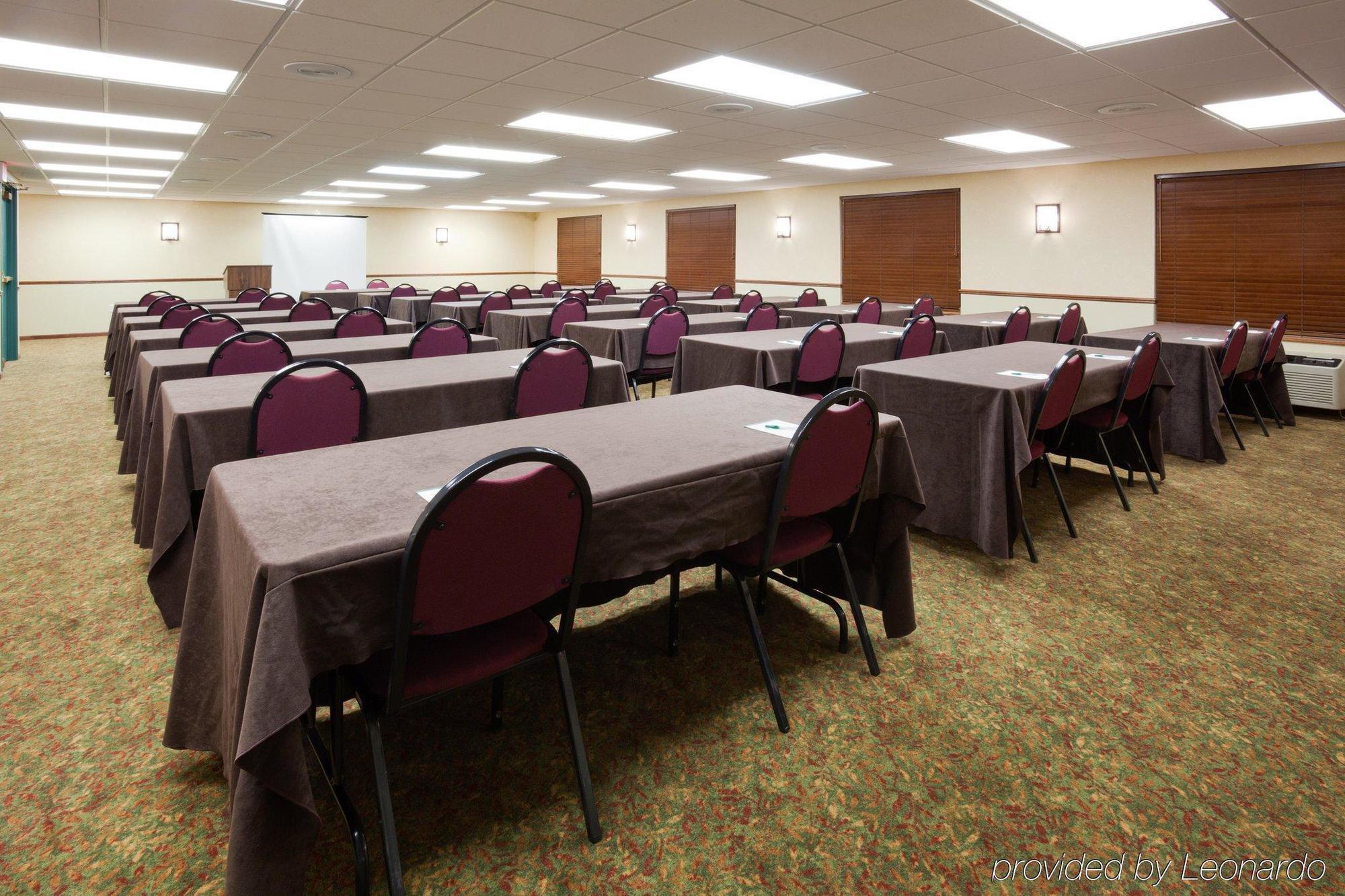 Country Inn & Suites By Radisson Bismarck Waterpark İş olanakları fotoğraf