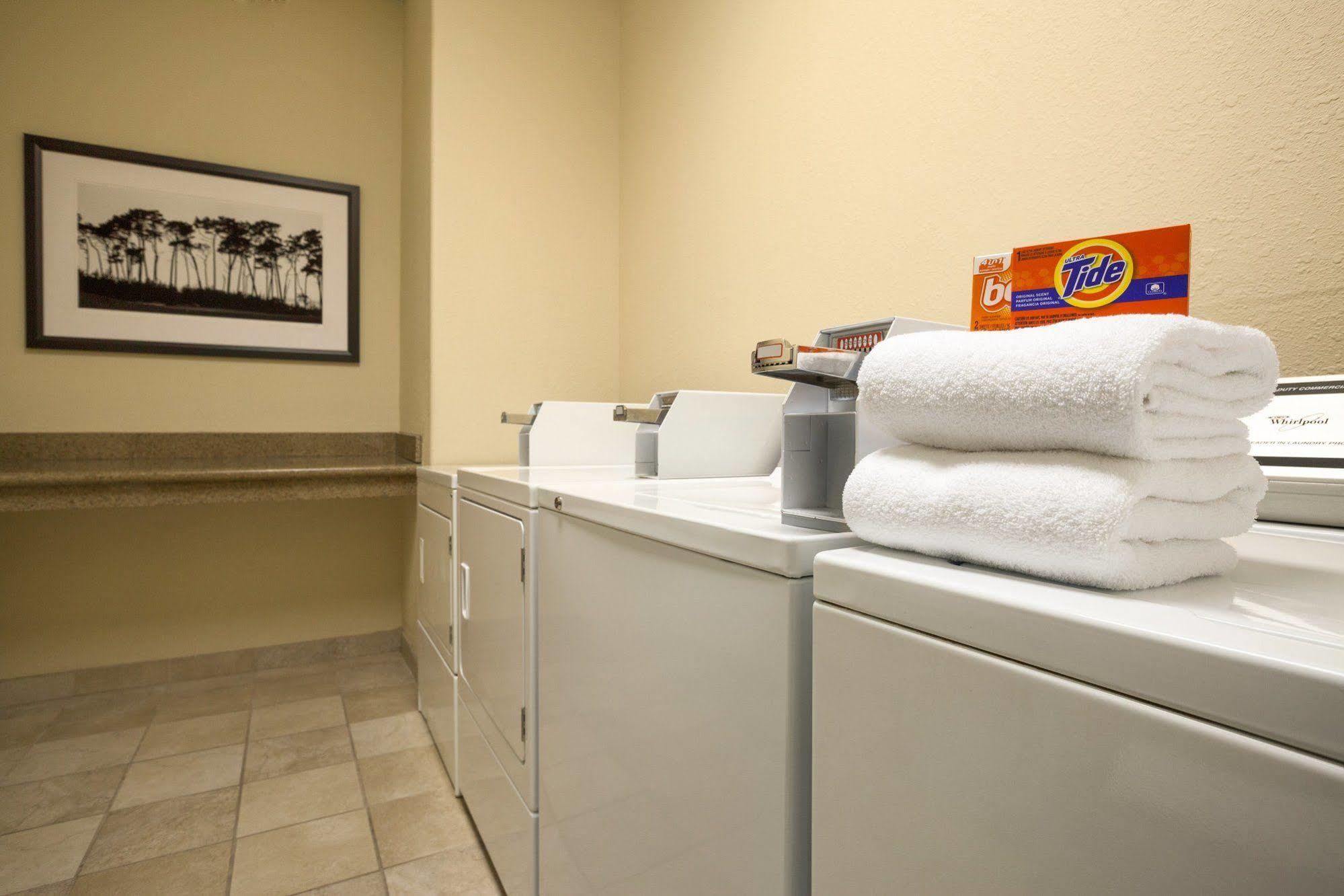 Country Inn & Suites By Radisson Bismarck Waterpark Dış mekan fotoğraf