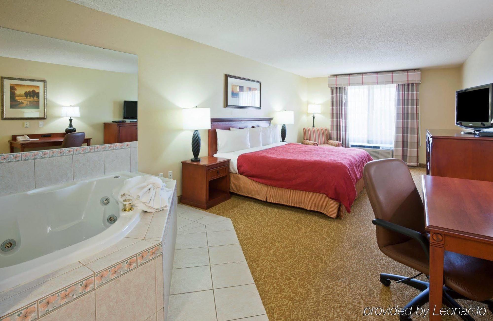 Country Inn & Suites By Radisson Bismarck Waterpark Dış mekan fotoğraf